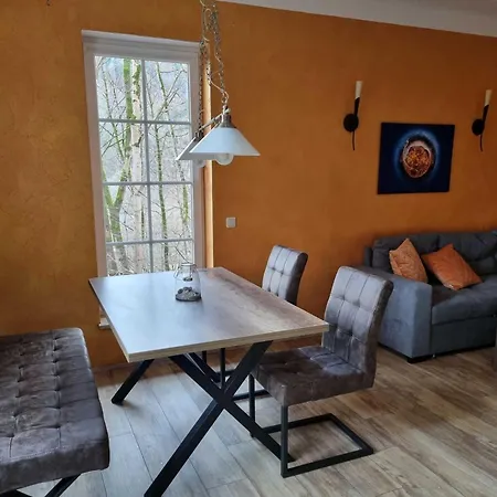 - Lägenhet